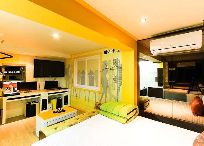 Apple Motel 2*