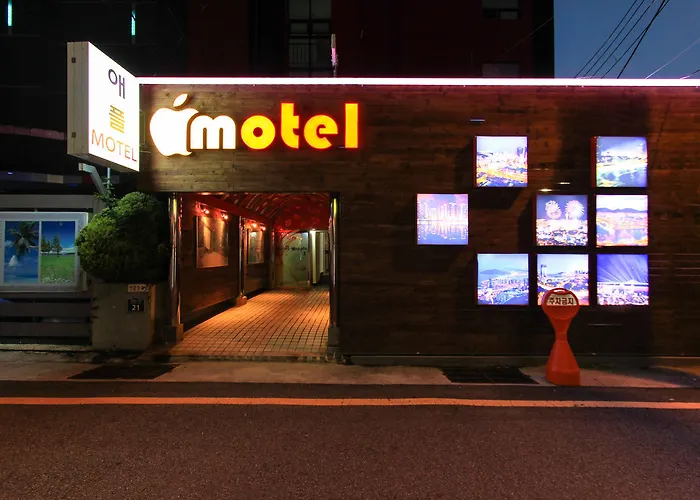 Apple Motel 2*
